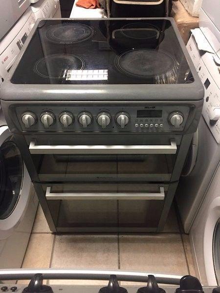 Hotpoint 60cm electric ceramic cooker in fully working condition