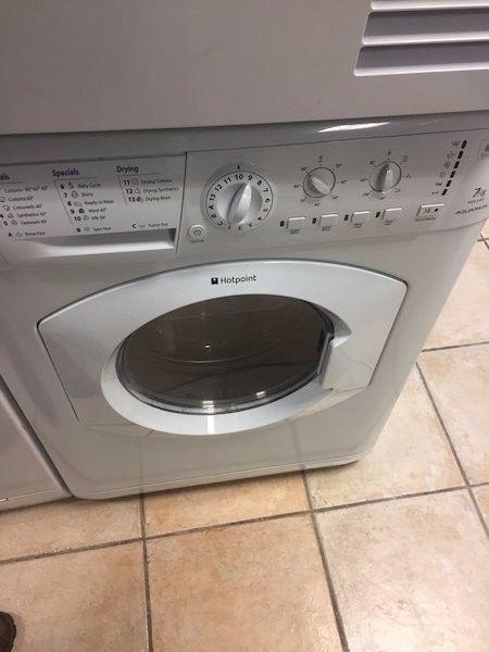 Hotpoint 7+6kg wash and dryer machine in fully working condition