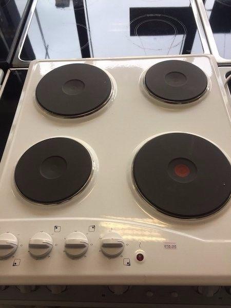 Ignis electric hotplate hob white in colour brand new