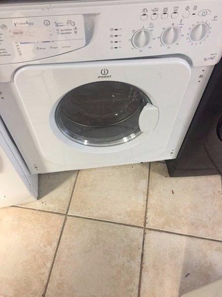 BRAND NEW Indesit integrated 6+5kg wash and dryer machine