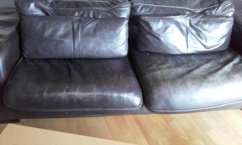 selling three piece leather settee and matching one piece. Good condition