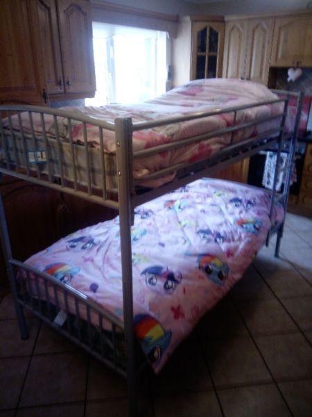 Very sturdy children's bunk beds