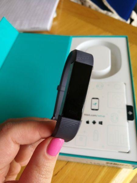 Fitbit Alta HR for Sale . New and rarely used