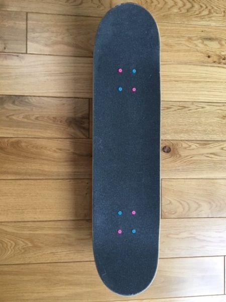 MOB Skateboard 80cms As New