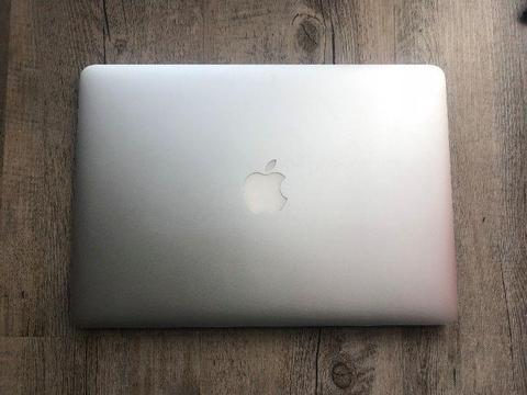 MacBook Air (Early 2015, 125 GB, 4 GB ram)