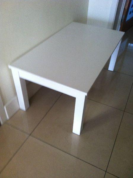 White Solid Wood Coffee Table