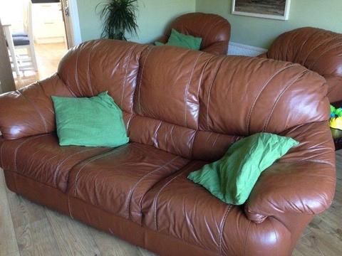 3 pieces leather furniture good condition