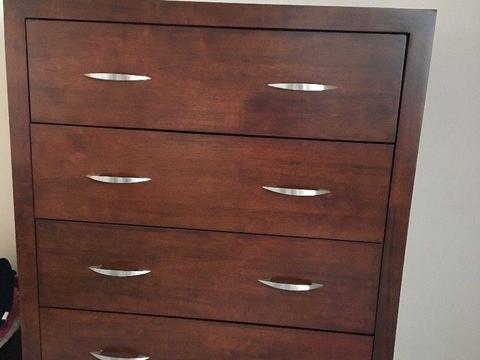 Chest of drawers for sale. Excellent condition