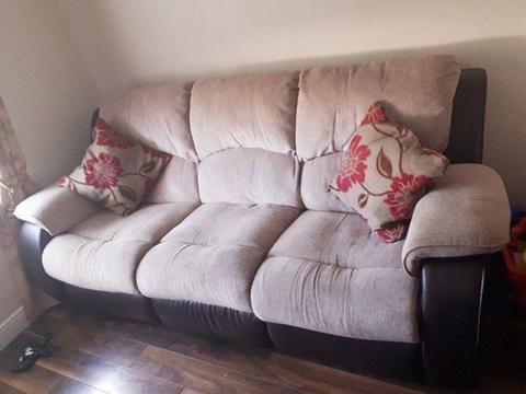 great cond harvey norman 3+2 seater with recliners comes with receipt and warranty