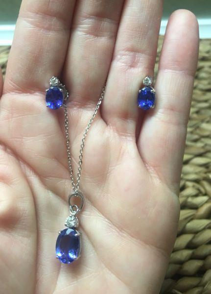 18k White Gold Tanzanite & Diamond pendant and earrings