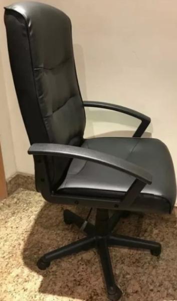 Leather manager style chair