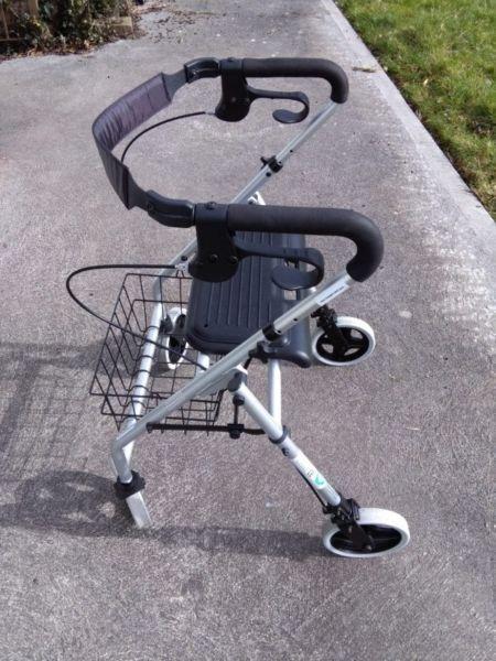 Rollator / Walker