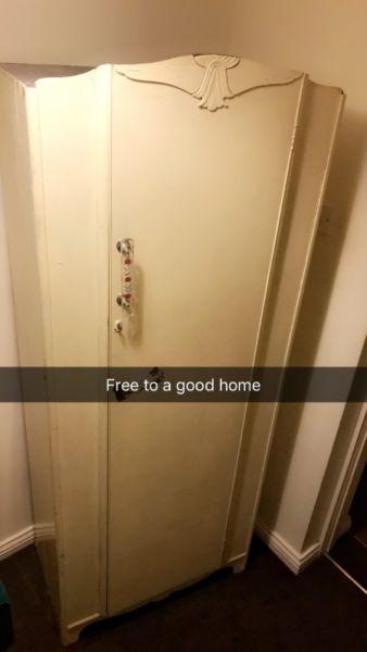 Wardrobe - Free to a Good Home