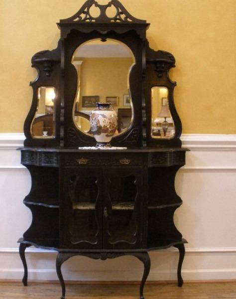 Victorian Victorian wine cabinet