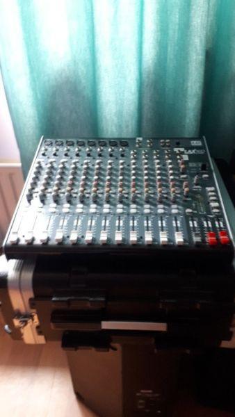 16 channel mixing desk