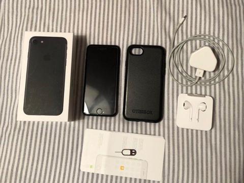 iPhone 7 - 32GB - Mint Condition