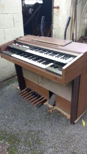 Yamaha organ