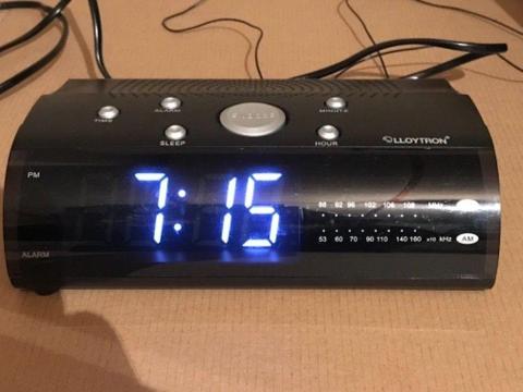 LLOYTRON Alarm Clock Radio
