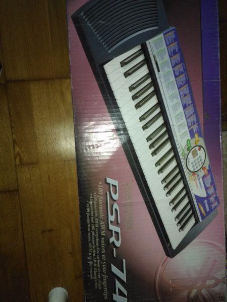 PSR - 74 Keyboard